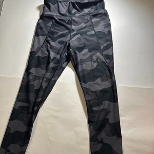 Old Navy camo leggings size youth large